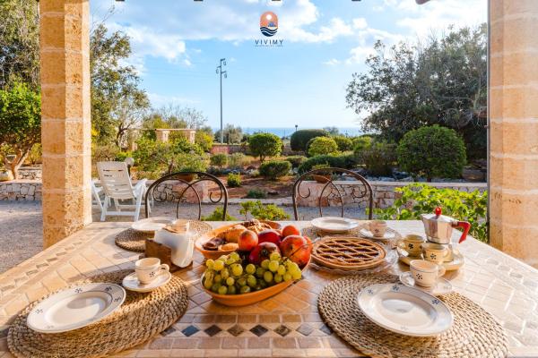 VILLA “DOLCE VITA” – OASI DI RELAX TRA ULIVI E MARE  